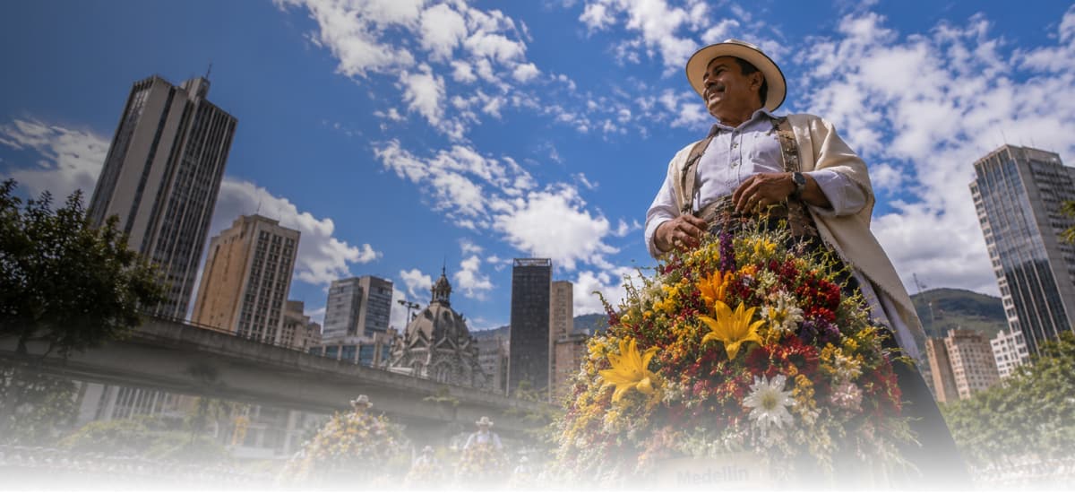 Vuela de Valledupar a Medellín y disfruta la Feria de las Flores